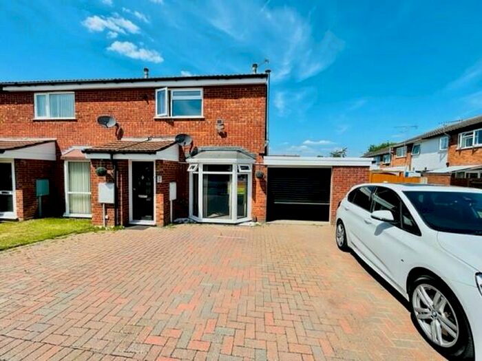 2 Bedroom House To Rent In Emmott Drive, Sydenham, CV31