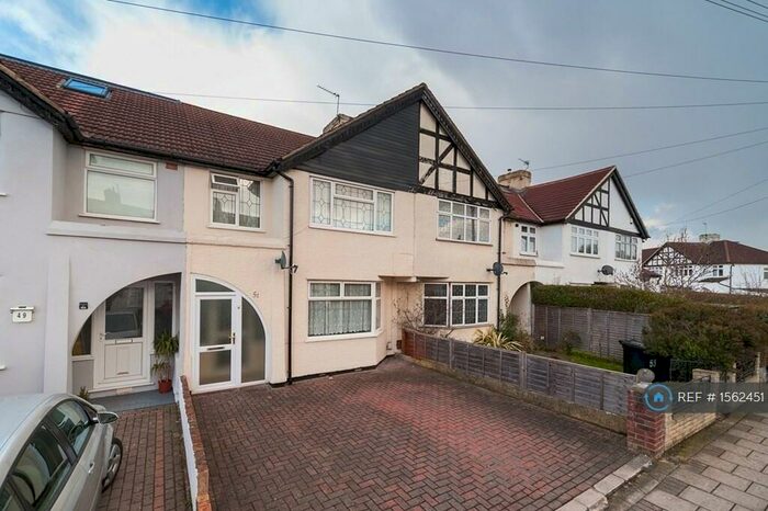 3 Bedroom Terraced House To Rent In Green Way, Bromley, BR2