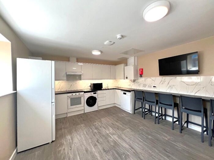 7 Bedroom Flat To Rent In Hepburn Road, Bristol, BS2