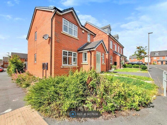 3 Bedroom Detached House To Rent In St. Nathaniels Close, Platt Bridge, Wigan, WN2