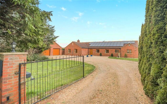 5 Bedroom Detached House For Sale In Spalding Road, Bourne, Lincolnshire, PE10