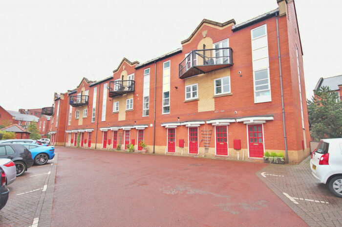 Apartment To Rent In William Jessop Court, Manchester, M1