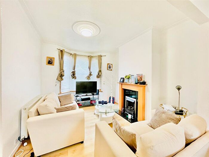 3 Bedroom Property To Rent In Marten Road, London, E17
