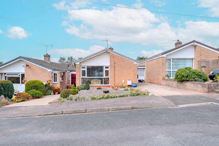 2 Bedroom Detached Bungalow For Sale In Lakeside Avenue, GL15