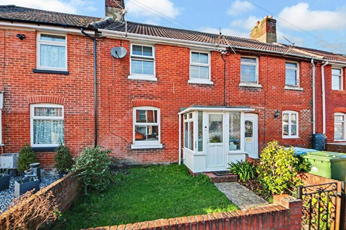 3 Bedroom Terraced House For Sale In Ludlow Road, Itchen, SO19