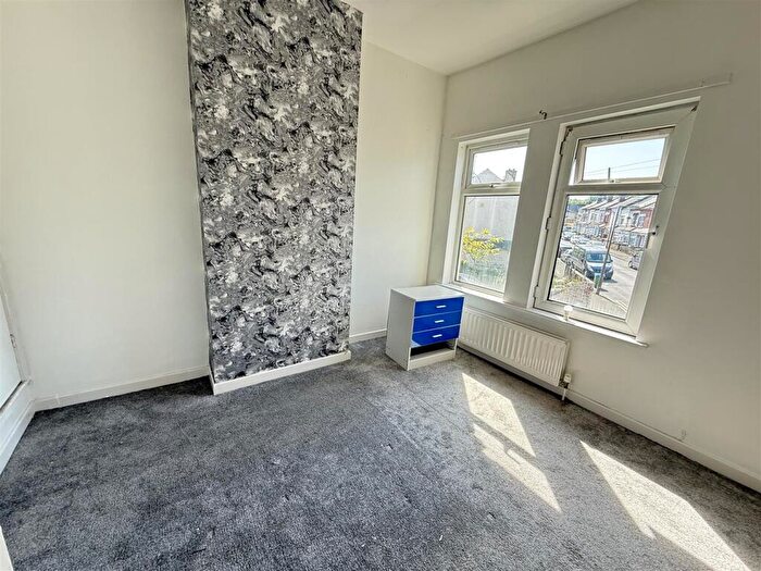 3 Bedroom Terraced House To Rent In Highbury, Smethwick, B66