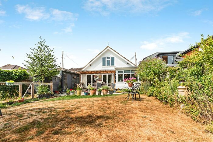 4 Bedroom Detached House For Sale In Elmhurst Road, Thatcham, RG18