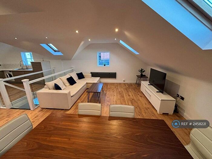 3 Bedroom Penthouse To Rent In Bedford Street, Leamington Spa, CV32