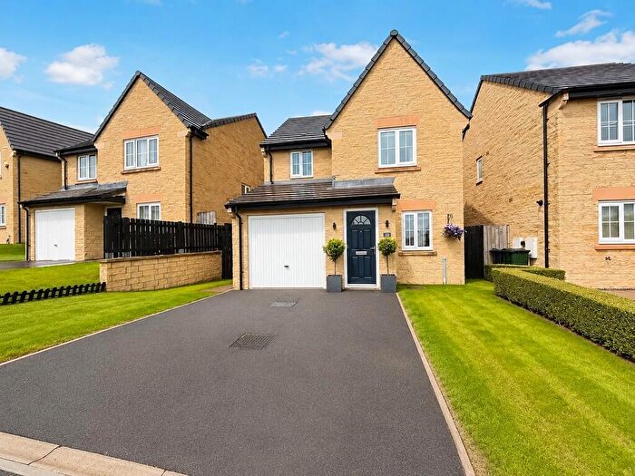 3 Bedroom Detached House For Sale In Meadowlands, Allerton, Bradford, BD15