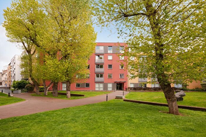 2 Bedroom Flat To Rent In Utah Building, Deals Gateway, London, SE13