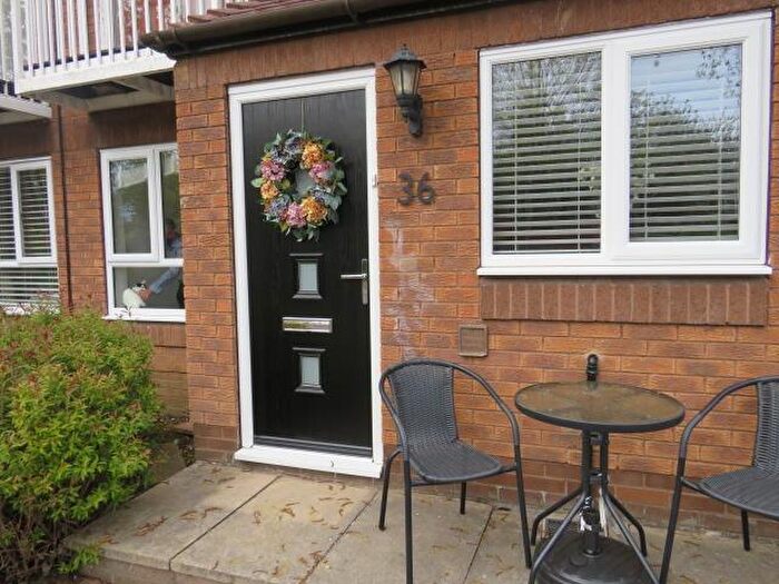 2 Bedroom Flat To Rent In Ella Park, Anlaby, Hull, HU10