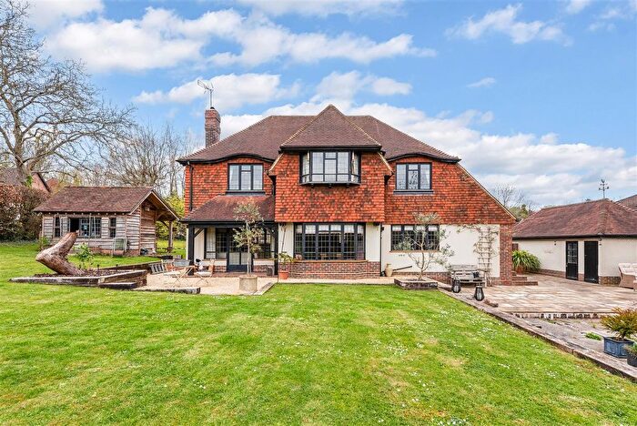 4 Bedroom Detached House For Sale In Havant Road, Horndean, PO8