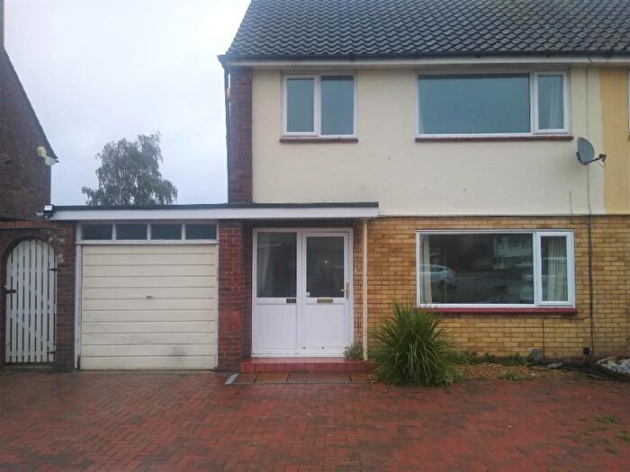 3 Bedroom Semi-Detached House To Rent In Bridport Avenue, Ipswich, IP3