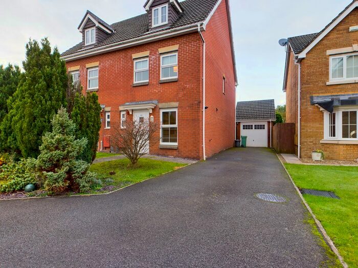 3 Bedroom Town House To Rent In Maes Y Wawr, Birchgrove, Swansea, SA7