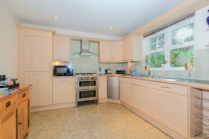 2 Bedroom Apartment To Rent In Middle Way, Oxford, OX2