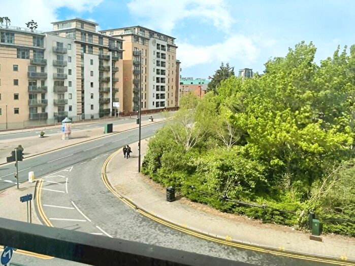 2 Bedroom Flat To Rent In Armouries Way, Leeds, West Yorkshire, Uk, LS10