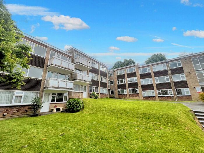 2 Bedroom Flat To Rent In Jireh Court, Haywards Heath, RH16