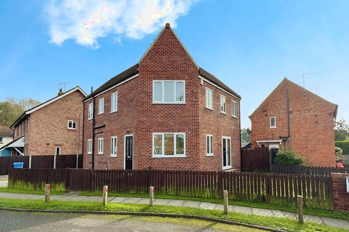 4 Bedroom Detached House For Sale In Meadowfield, Bubwith, Selby, East Riding Of Yorkshi, YO8