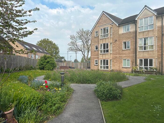 2 Bedroom Apartment For Sale In Victoria Road, Elland, HX5