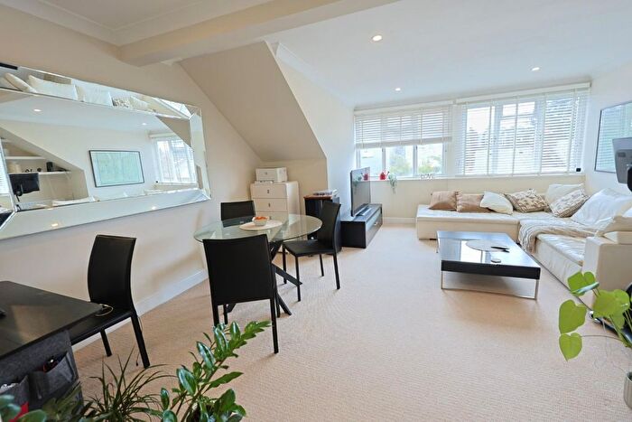 1 Bedroom Flat For Sale In Denning Road, Hampstead, London, NW3