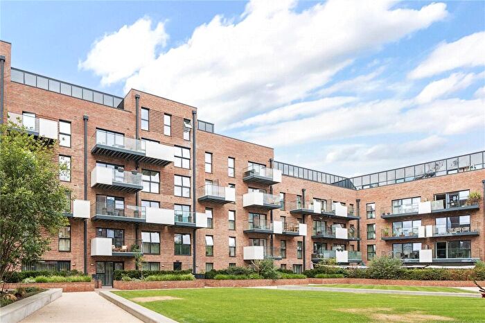 2 Bedroom Apartment For Sale In Purbeck Gardens, London, SE26