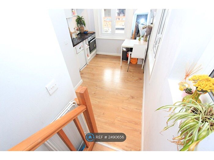 1 Bedroom Flat To Rent In West End Lane, London, NW6