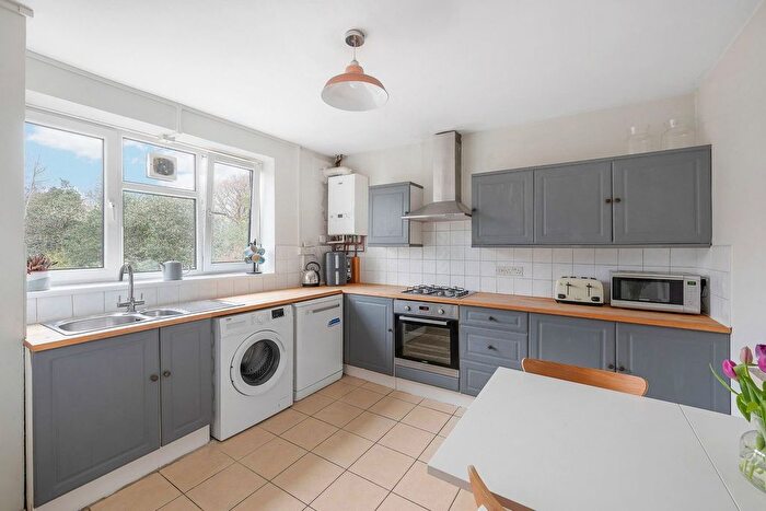 2 Bedroom Flat For Sale In Spencer Park, London, SW18