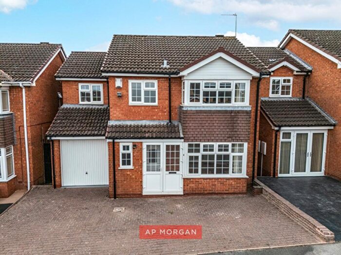 4 Bedroom Detached House For Sale In High Park Close, Smethwick, Sandwell, West Midlands, B66