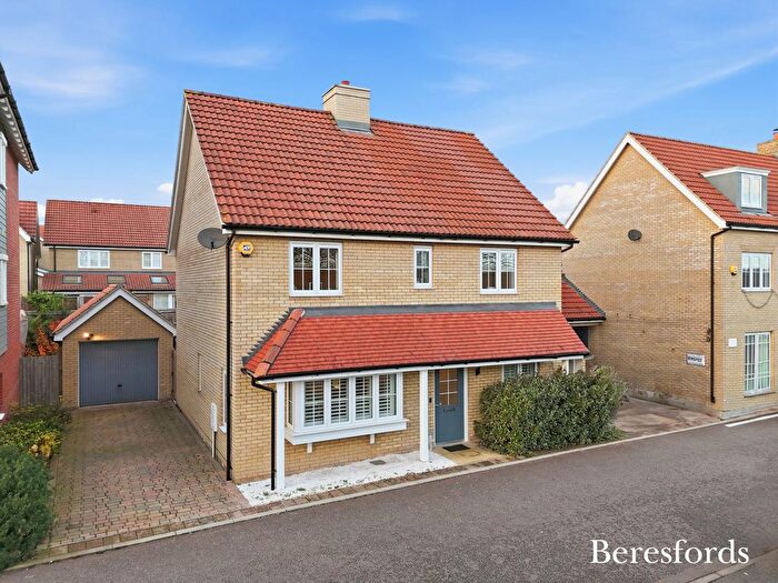 4 Bedroom Detached House For Sale In Randall Lane, Bishop's Stortford, CM23