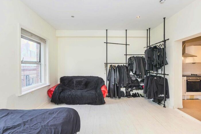 Studio To Rent In Fashion Street, Spitalfields E1