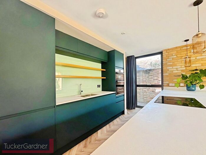 3 Bedroom Property To Rent In Park Lane, Cambridge, CB24