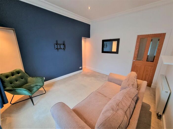 2 Bedroom Flat To Rent In Hill Street, Rosemount, Aberdeen, AB25