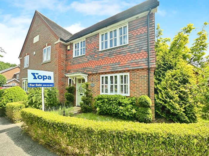 4 Bedroom Semi-Detached House For Sale In Readers Court, Teston, Maidstone, ME18