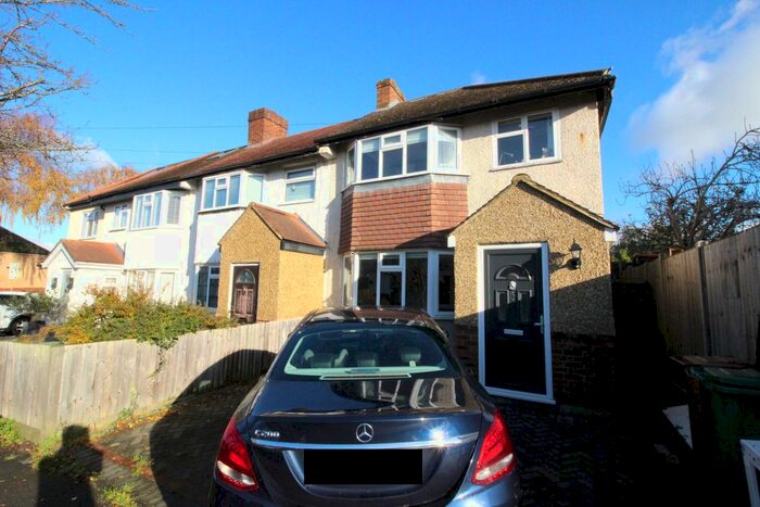 3 Bedroom End Of Terrace House To Rent In Delcombe Avenue, Worcester Park, KT4