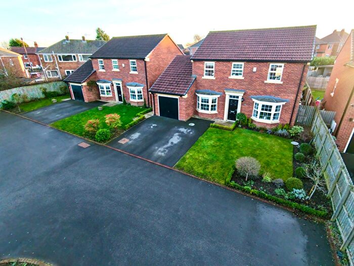 4 Bedroom Detached House For Sale In Leafield Gardens, Wrenthorpe, Wakefield, WF2