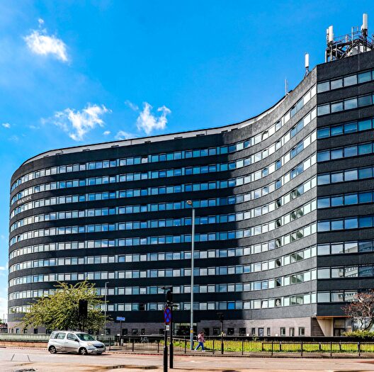 2 Bedroom Flat To Rent In Coventry Road, Birmingham, B25