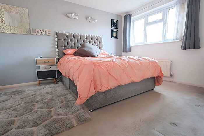 3 Bedroom Detached House For Sale In Burwell Meadow, Witney, OX28