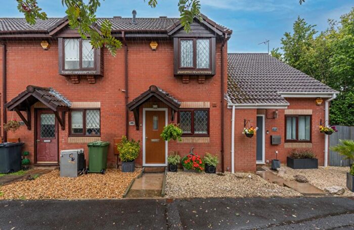 2 Bedroom Terraced House To Rent In Clover Way, Hedge End, SO30
