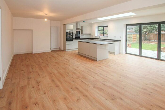 3 Bedroom Terraced House For Sale In Stocks Lane, Kelvedon Hatch, Brentwood, CM15