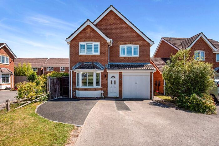 4 Bedroom Detached House For Sale In Rownhams, Southampton, SO16