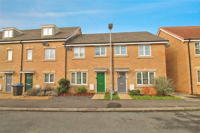 3 Bedroom Terraced House For Sale In Hutton Close, Trowbridge, BA14