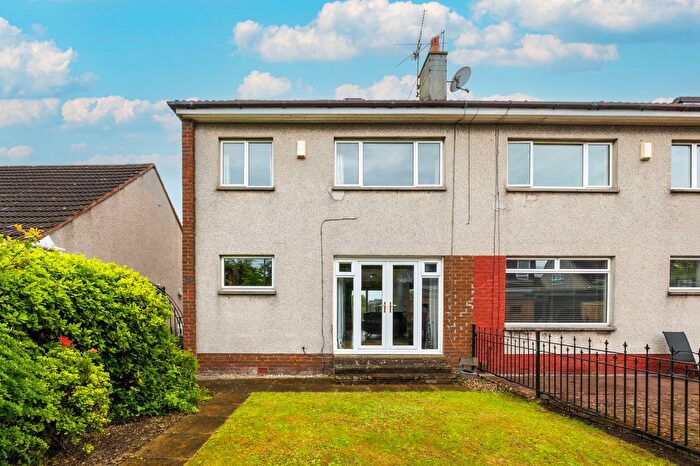 3 Bedroom Semi-Detached House For Sale In Queens Road, Broxburn, EH52