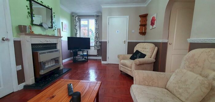 4 Bedroom Semi-Detached House To Rent In Stevenson Road, Norwich, NR5