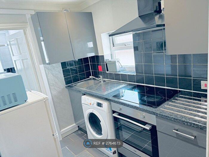 Studio To Rent In Waylen Street, Reading, RG1