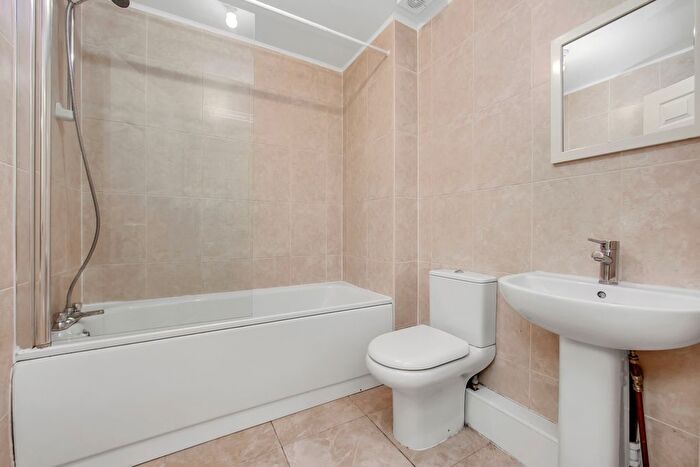 5 Bedroom Town House To Rent In Cahir Street, Docklands, London, E14