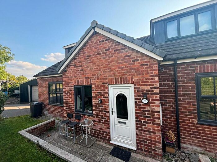 1 Bedroom Flat To Rent In Newbridge Lane, Old Whittington, Chesterfield, S41