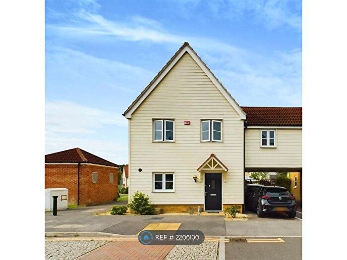4 Bedroom Detached House To Rent In Whitworth Avenue, Romford, RM3