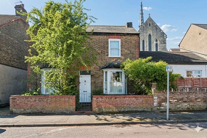 3 Bedroom End Terrace House For Sale In Prince Street, Watford, WD17