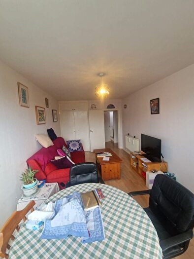 1 Bedroom Flat For Sale In Woodleigh Court, Stuart Crescent, Wood Green, N22