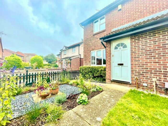 3 Bedroom End Of Terrace House To Rent In Huscarle Way, Tilehurst, Berkshire, RG31